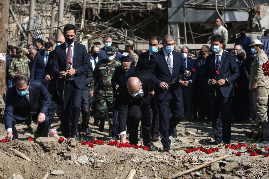 Ermenistan'ın kanlı saldırıları durmuyor! Gence şehitlerine ağlıyor 12