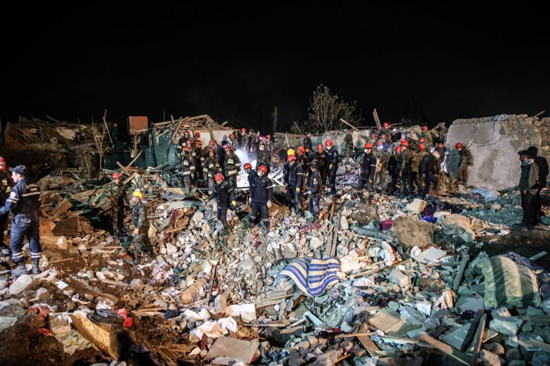 Ermenistan sivilleri uykudayken füzeyle vurdu! 5