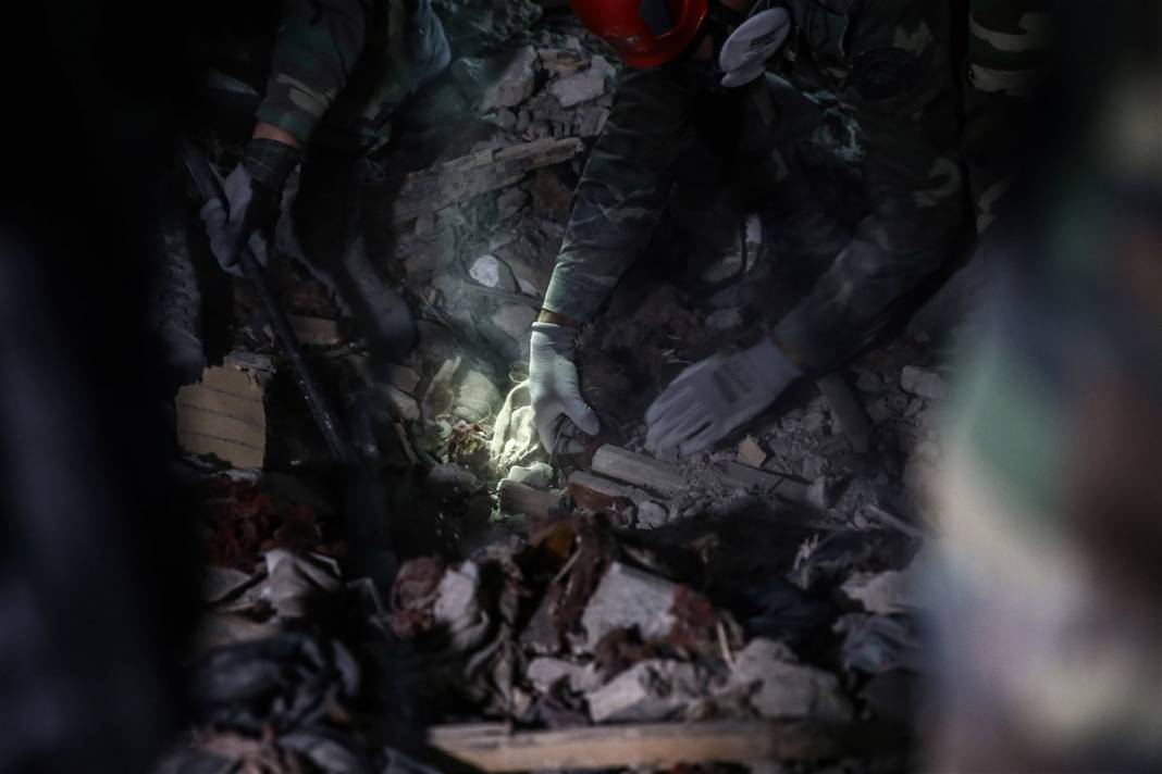 Ermenistan sivilleri uykudayken füzeyle vurdu! 7