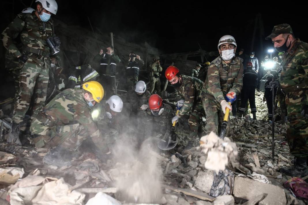 Ermenistan sivilleri uykudayken füzeyle vurdu! 8