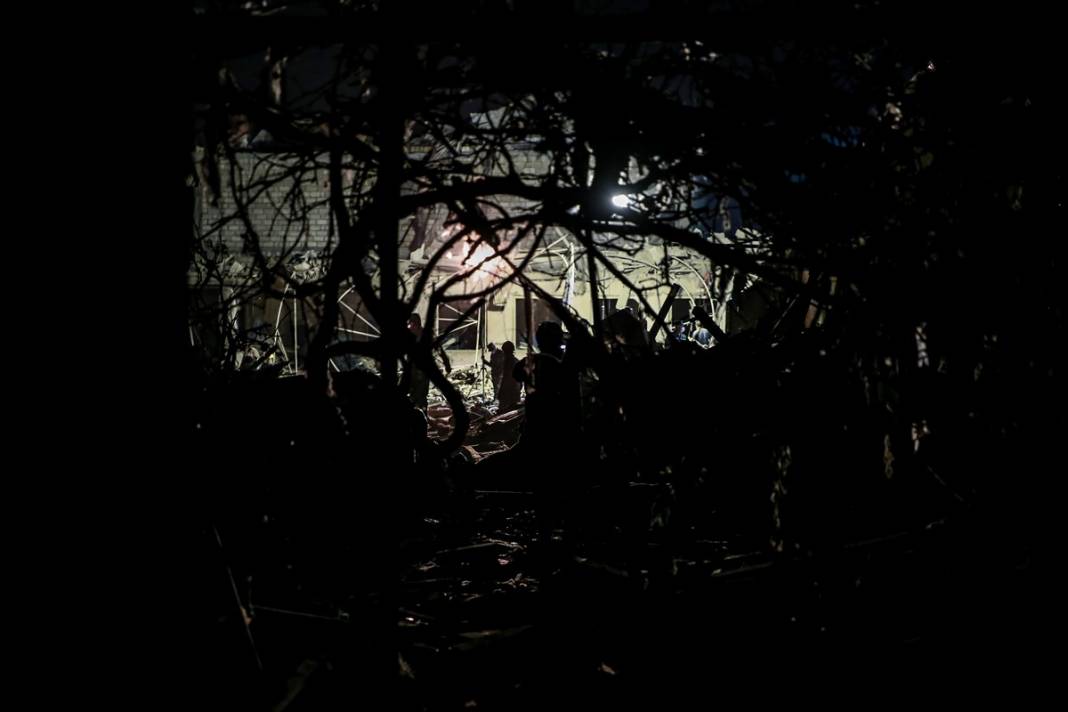 Ermenistan sivilleri uykudayken füzeyle vurdu! 12