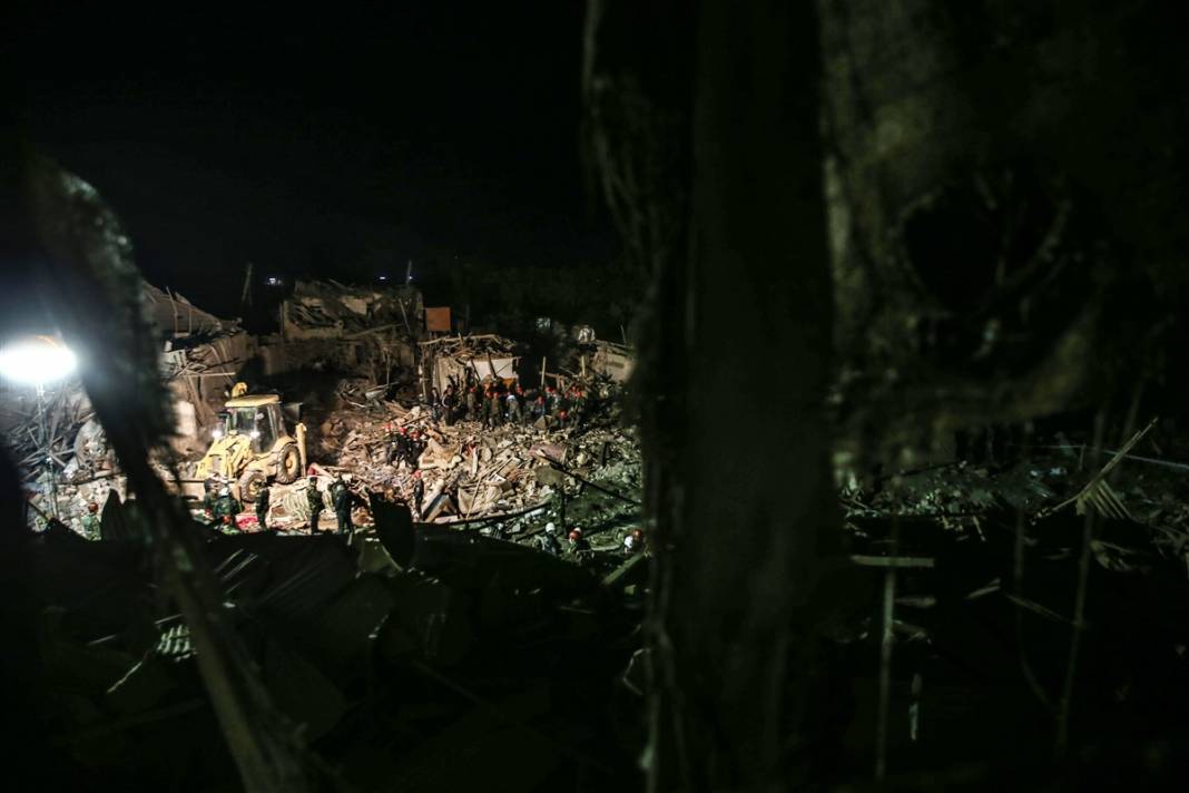 Ermenistan sivilleri uykudayken füzeyle vurdu! 14