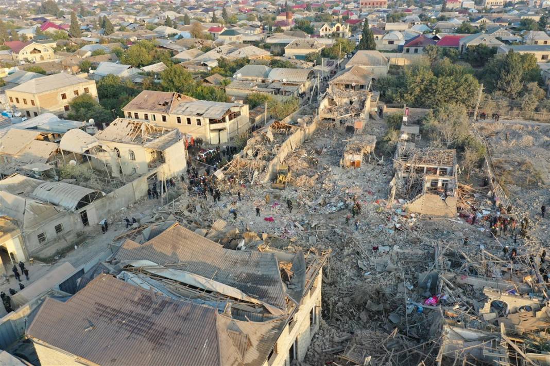 Ermenistan sivilleri uykudayken füzeyle vurdu! 22