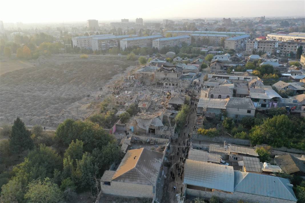 Ermenistan sivilleri uykudayken füzeyle vurdu! 30