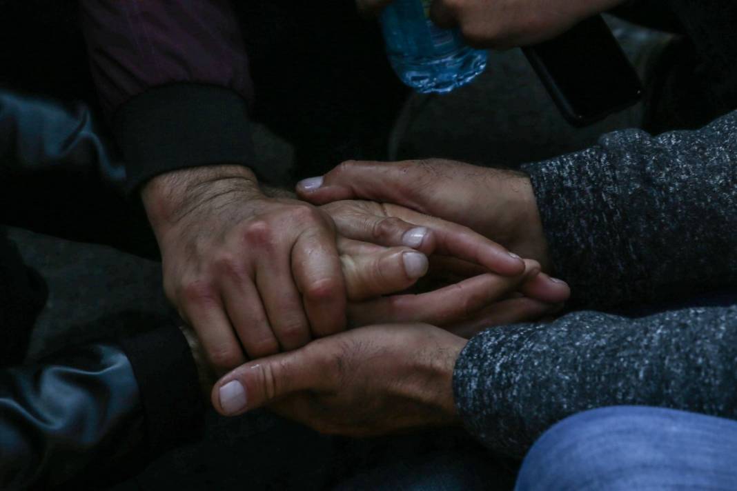 Gence'de katliam kurbanları defnedildi, gözyaşları ağıtlara karıştı 28