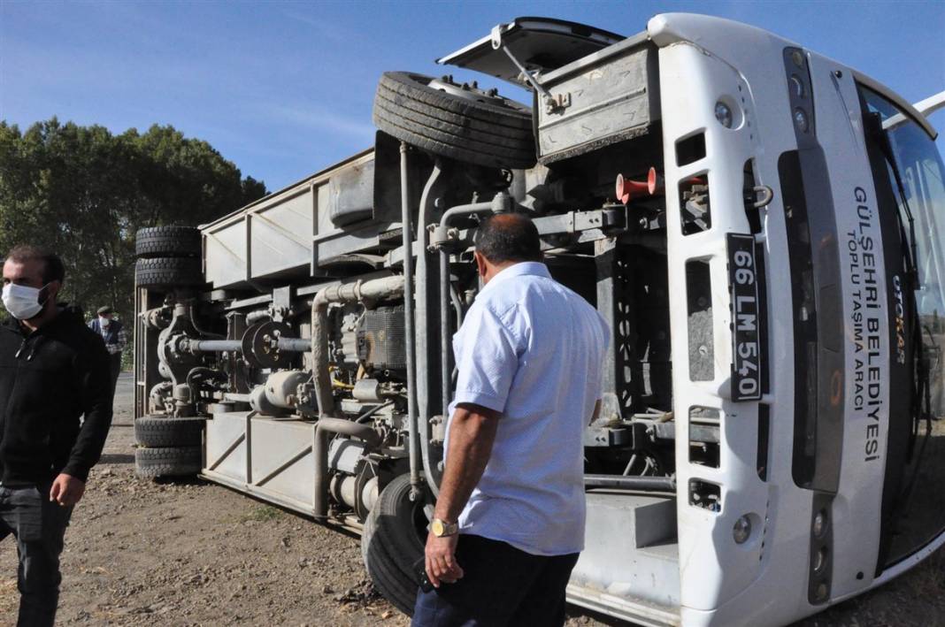 Yozgat'ta belediye otobüsü devrildi! Yaralılar var 5