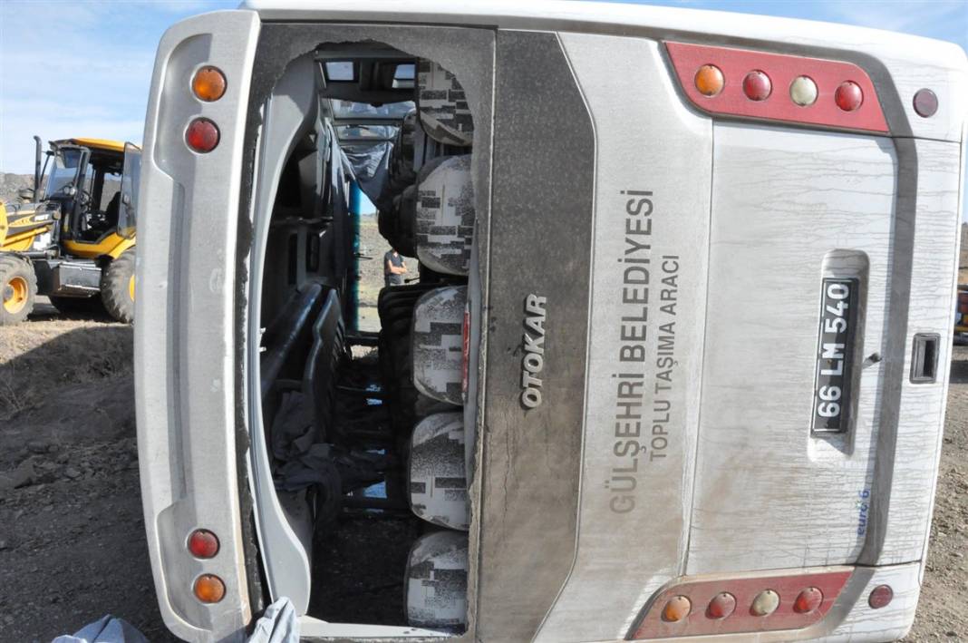 Yozgat'ta belediye otobüsü devrildi! Yaralılar var 6