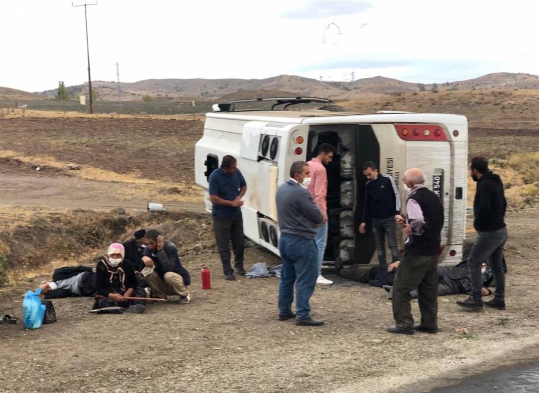 Yozgat'ta belediye otobüsü devrildi! Yaralılar var 13