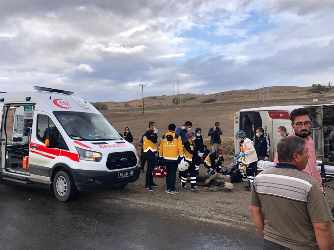 Yozgat'ta belediye otobüsü devrildi! Yaralılar var 14