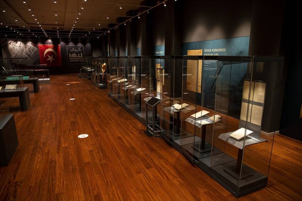 İstiklal Harbi'nin tanıkları halka açıldı: Cumhuriyet'in 97. yılına özel Milli Mücadele Sergisi 25