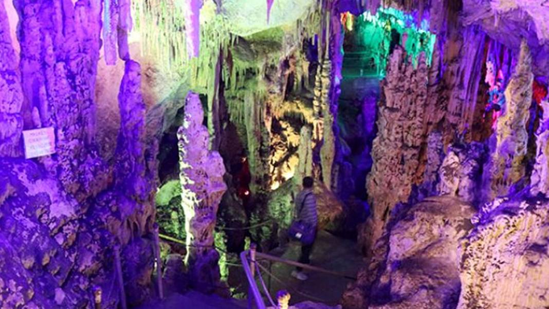 Bu mağaraya gelenlerin tek bir ortak özelliği var! İşte karşınızda 'Keloğlan Mağarası' 8