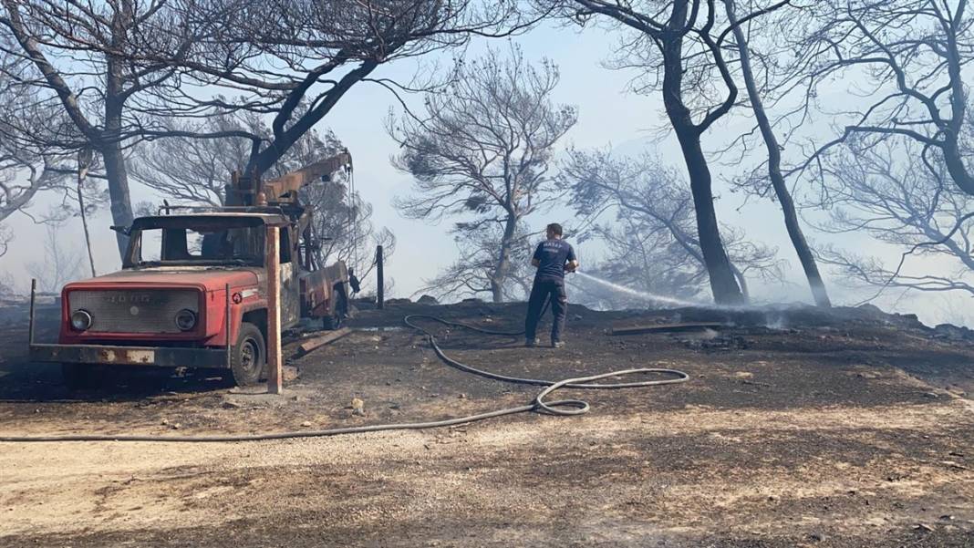 Son dakika! Hatay'da orman yangını! Alevler kente sıçradı 7