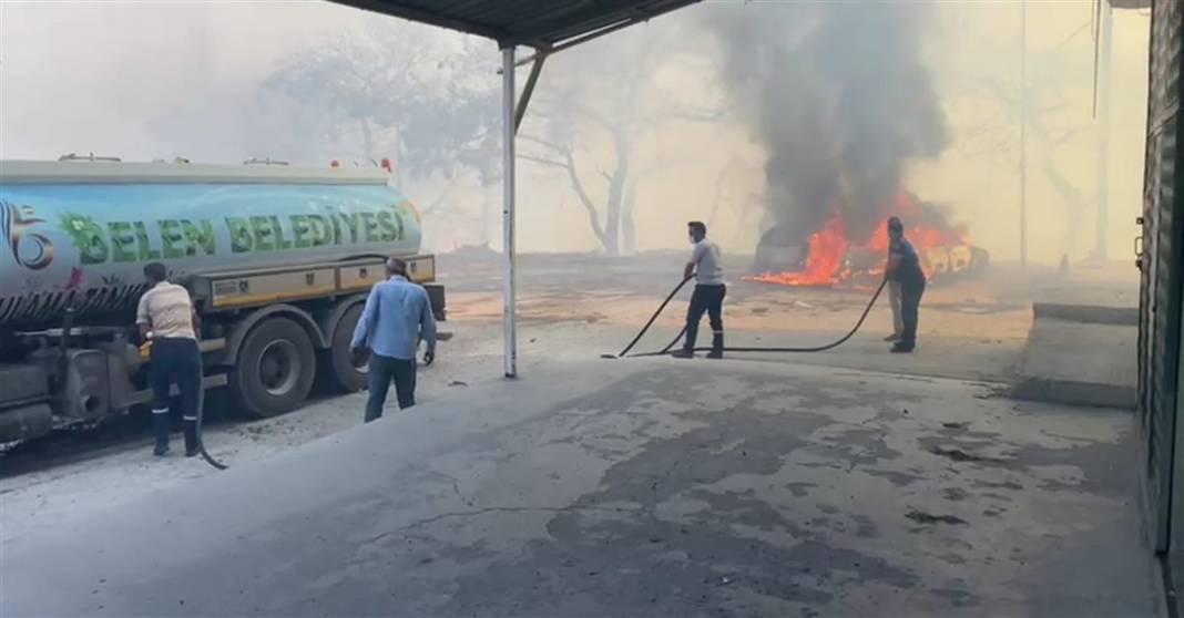 Son dakika! Hatay'da orman yangını! Alevler kente sıçradı 9
