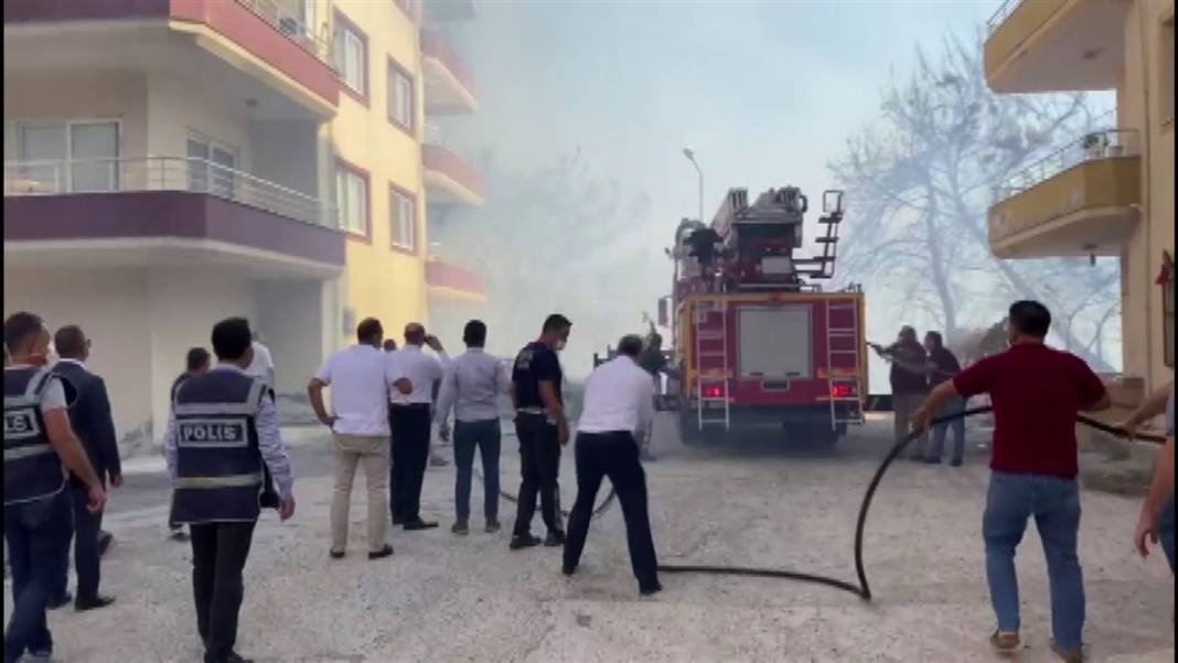 Son dakika! Hatay'da orman yangını! Alevler kente sıçradı 12