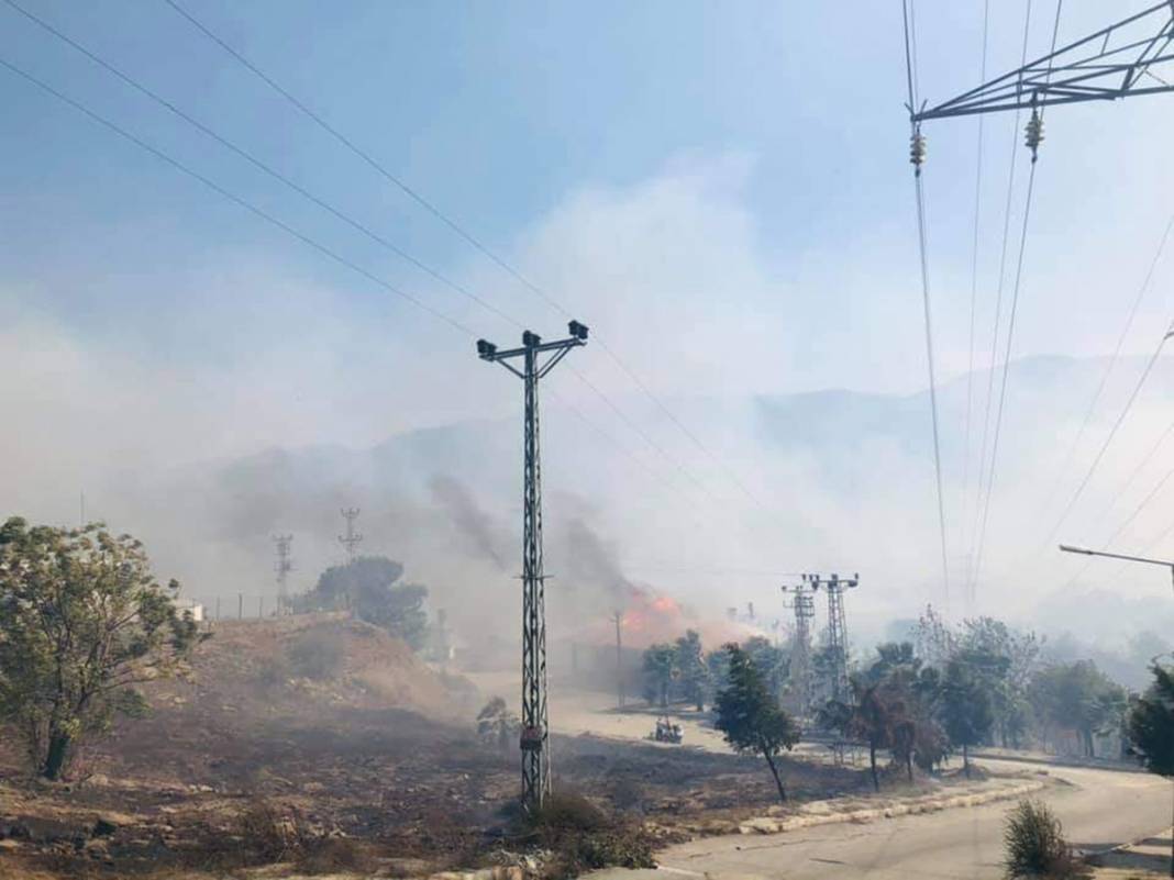 Son dakika! Hatay'da orman yangını! Alevler kente sıçradı 29