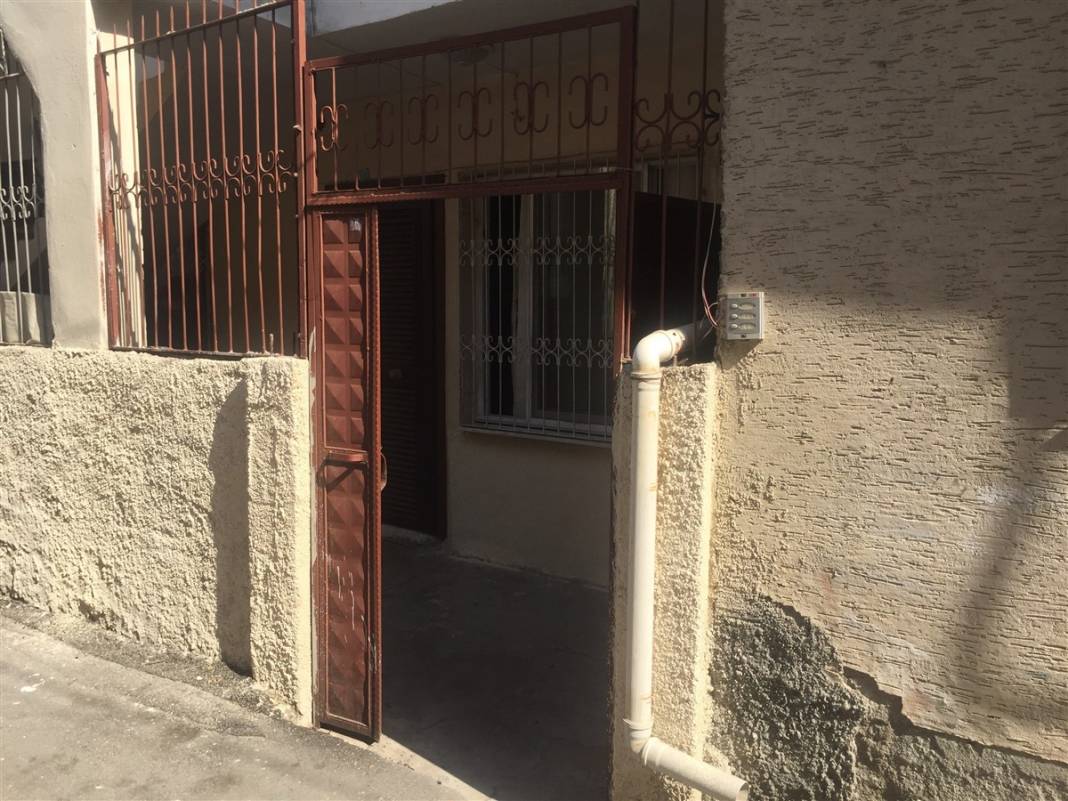 2 ay boyunca dışarı adım atmamış! İşte DEAŞ'lı teröristin saklandığı o ev 5