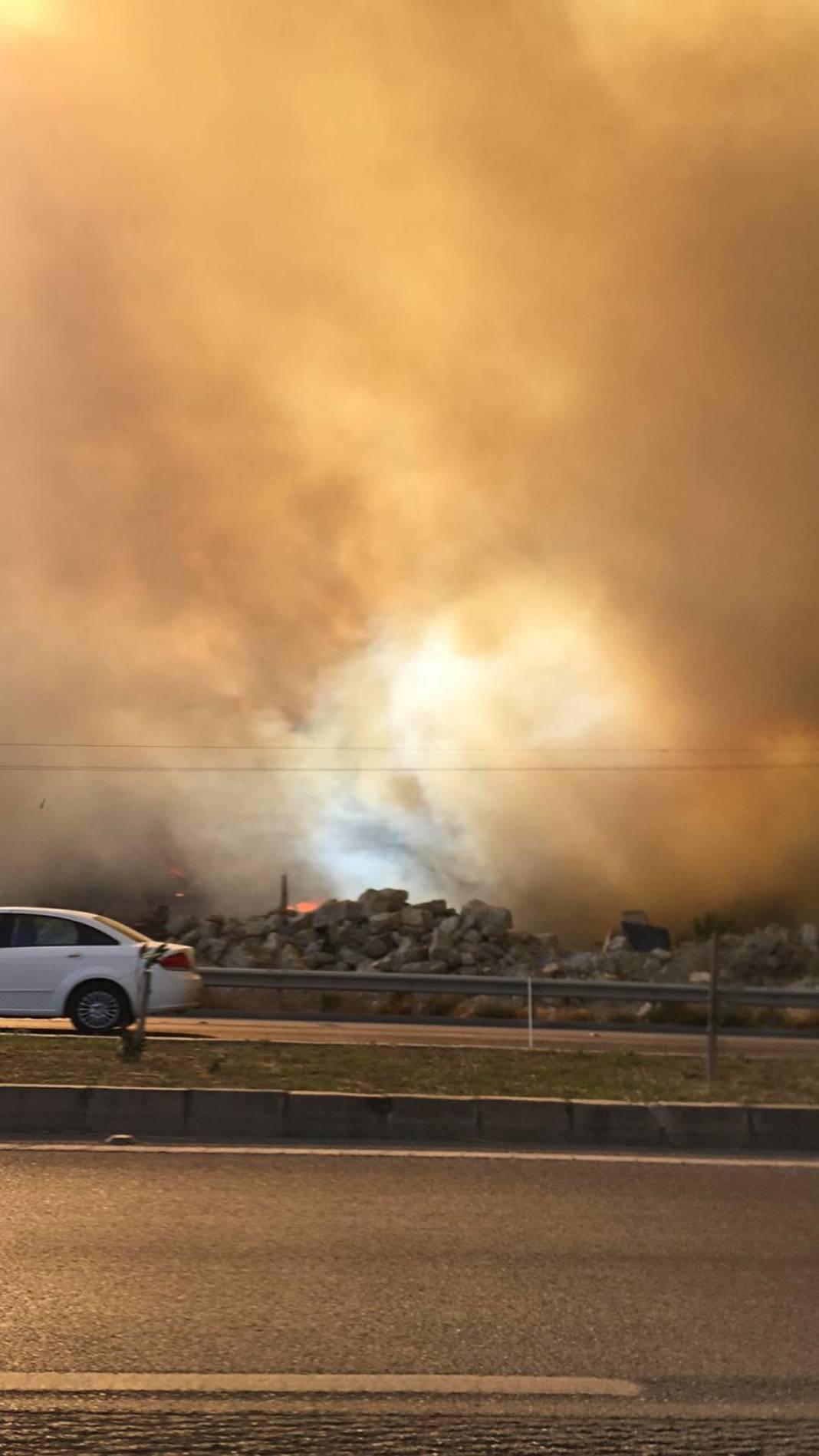 Son dakika! Hatay'da orman yangını! Alevler kente sıçradı 25