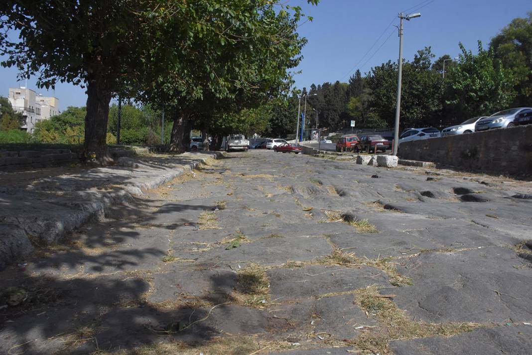 İki bin yıllık tarihi İpek Yolu oldu sana pazar yeri! 4