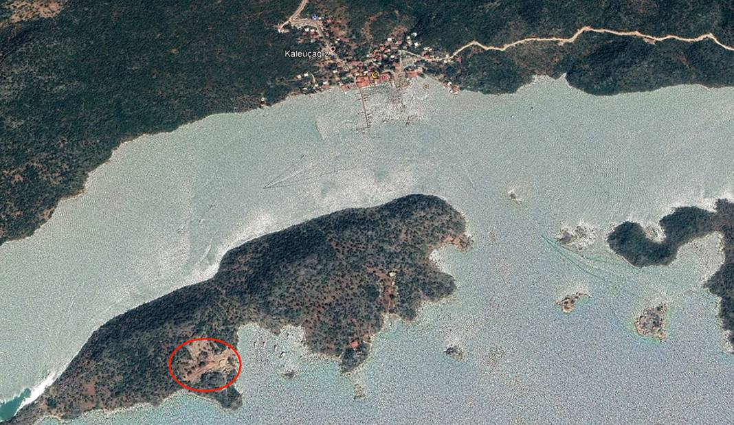 Doğa harikası yarımadada kaçak villa skandalı 8