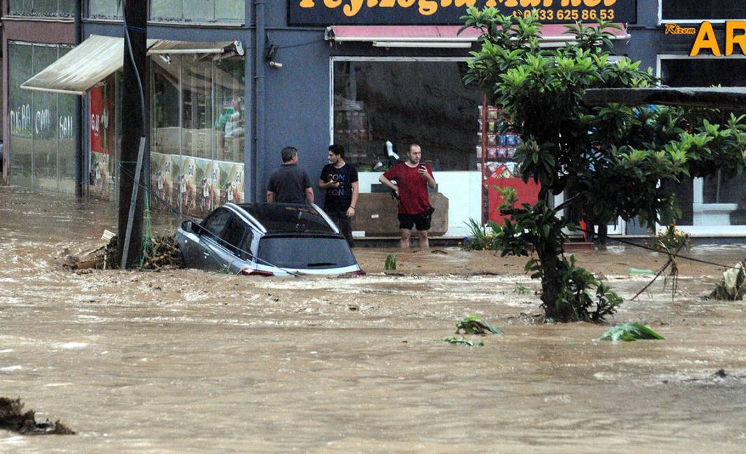 Karadeniz'de tehlike çanları çalıyor! Sel ve heyelanlar artacak 7
