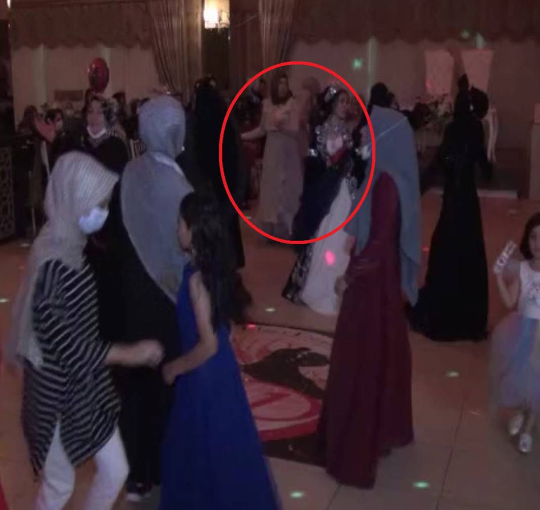 Kızının kına gecesinde oynarken öldü! 1