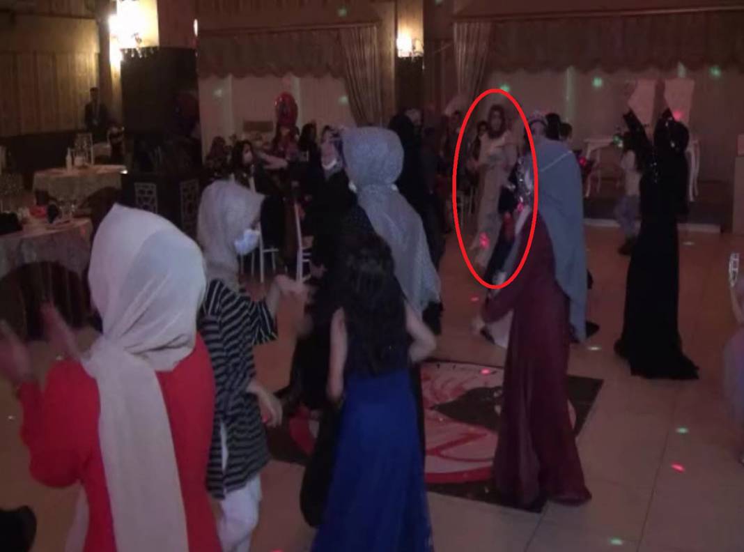 Kızının kına gecesinde oynarken öldü! 2