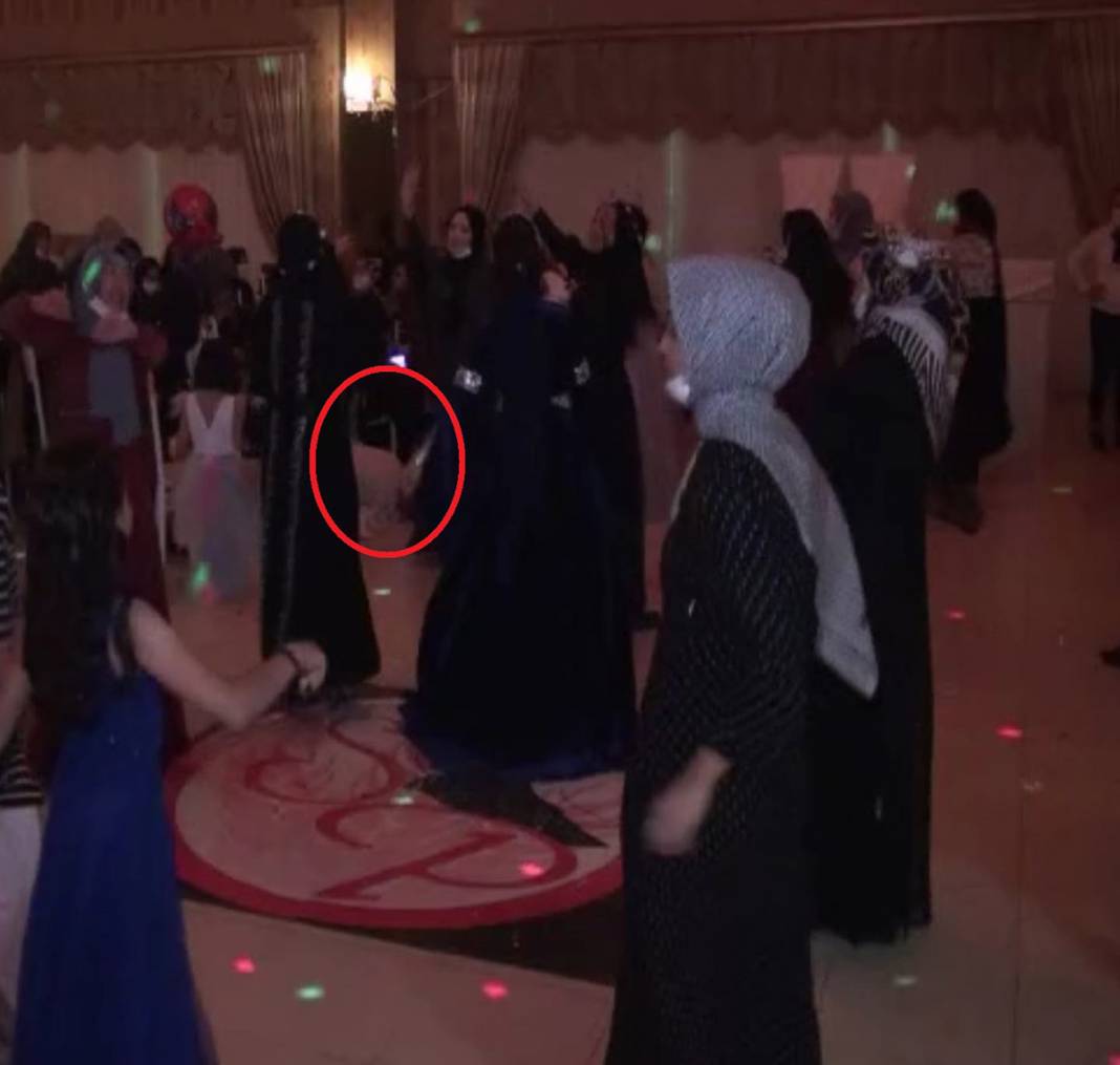 Kızının kına gecesinde oynarken öldü! 4