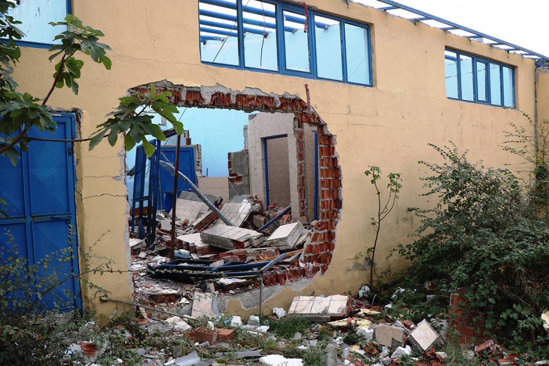 7 kişiye mezar olmuştu! Geriye enkaz yığını kaldı 7