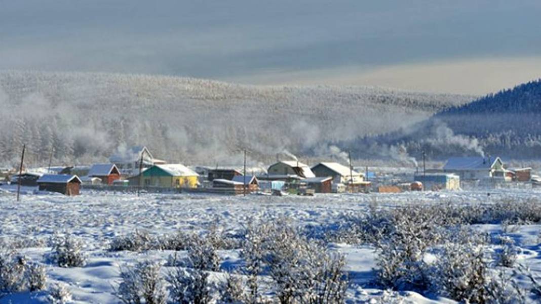 Burası dünyanın en soğuk köyü! Nefesiniz bile buz tutuyor 1