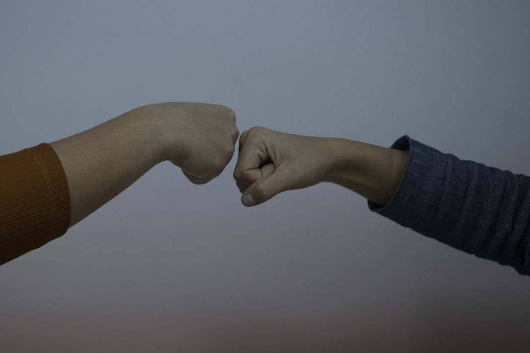 Selamlaşmanın her türlüsü çok riskli! 5