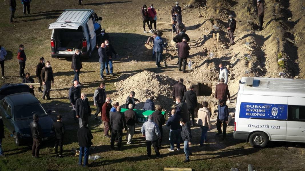 İkinci dalga ile boğuşan Bursa'dan korkunç manzara! 5