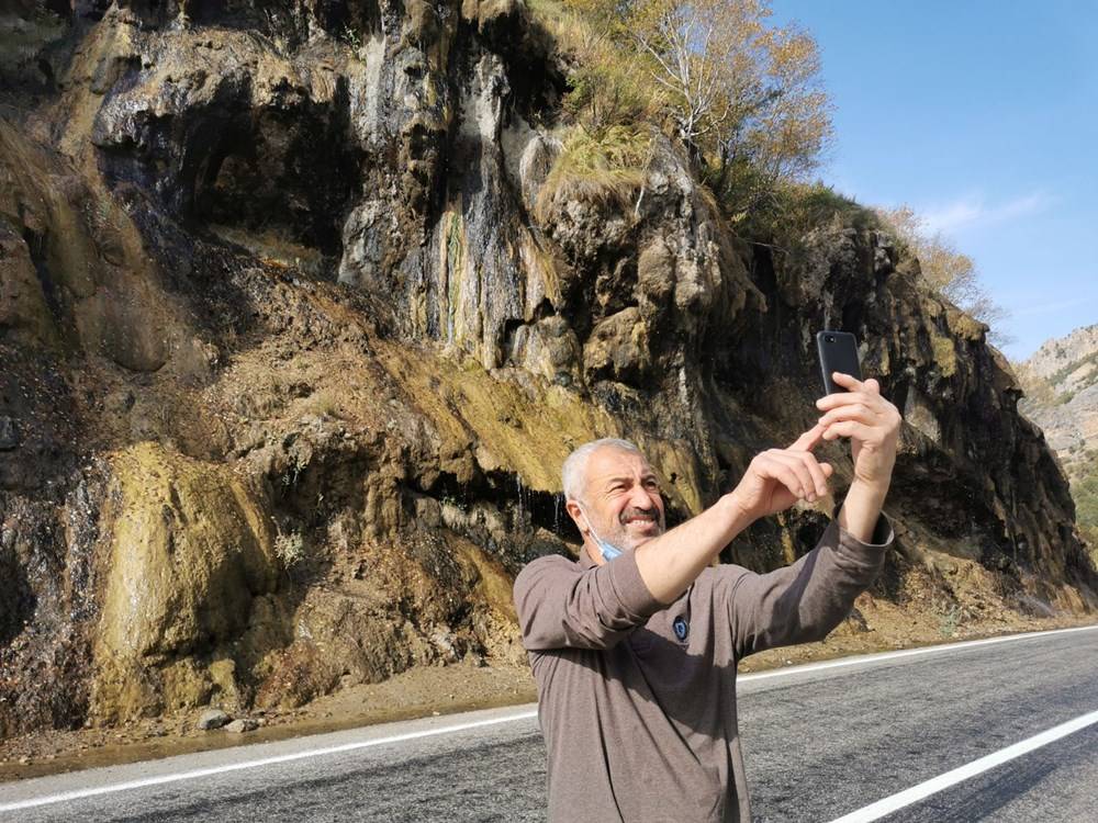 Görenler fotoğraf çekmeden gitmiyor! Tunceli'nin Ağlayan Kayalar'ı ilgi odağı oldu 7