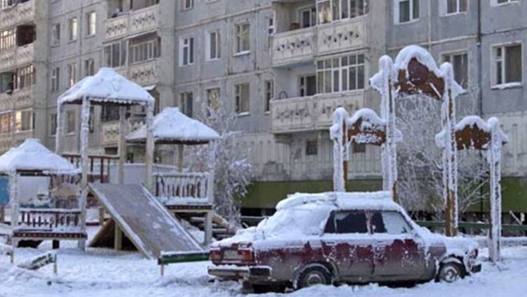 Burası dünyanın en soğuk köyü! Nefesiniz bile buz tutuyor 7