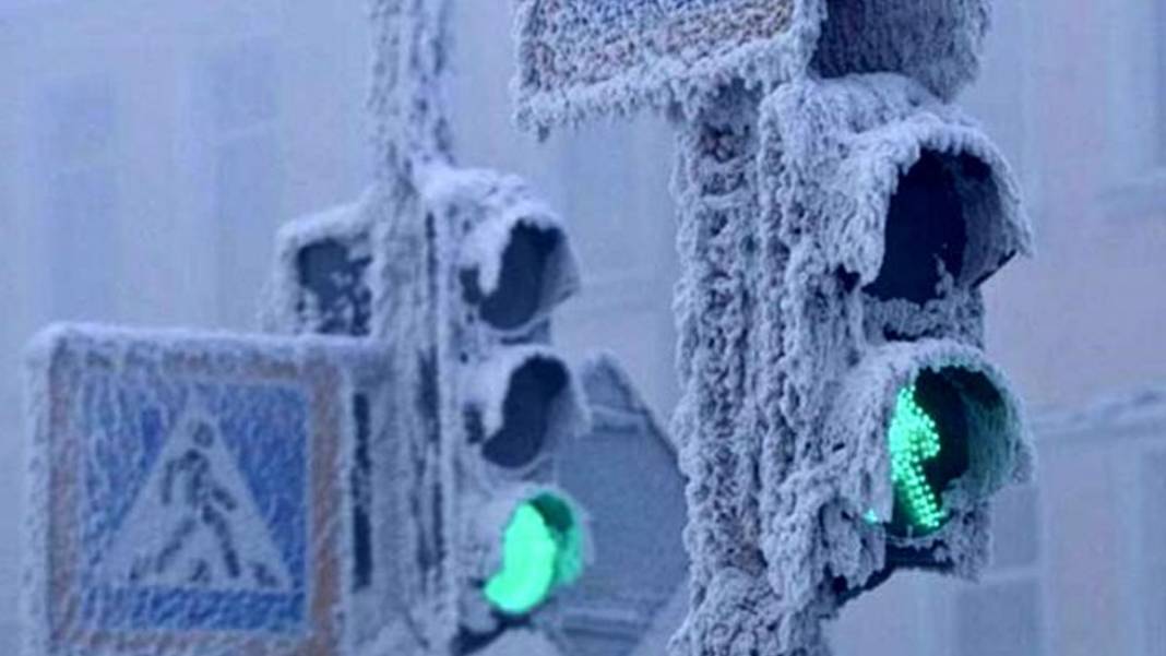 Burası dünyanın en soğuk köyü! Nefesiniz bile buz tutuyor 8