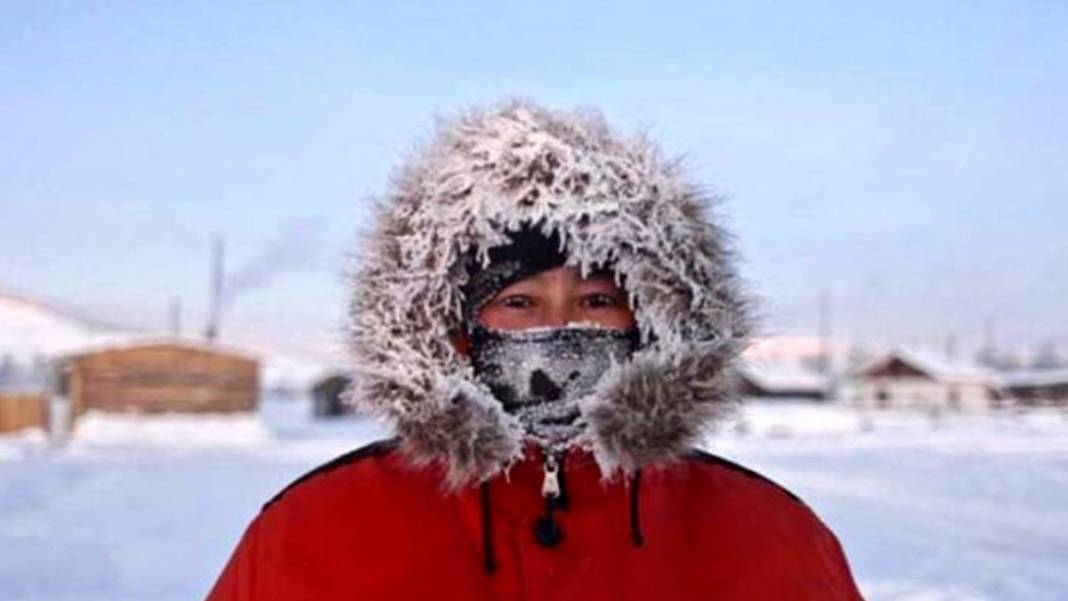 Burası dünyanın en soğuk köyü! Nefesiniz bile buz tutuyor 9