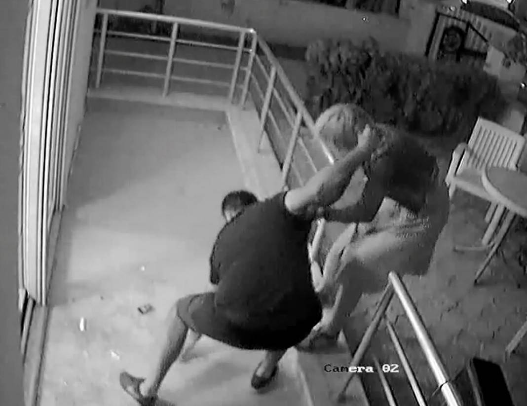 Kuaförde eski sevgili dehşeti! İmdadına komşuları yetişti 1