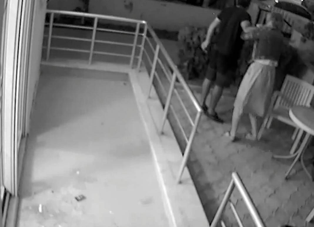 Kuaförde eski sevgili dehşeti! İmdadına komşuları yetişti 7