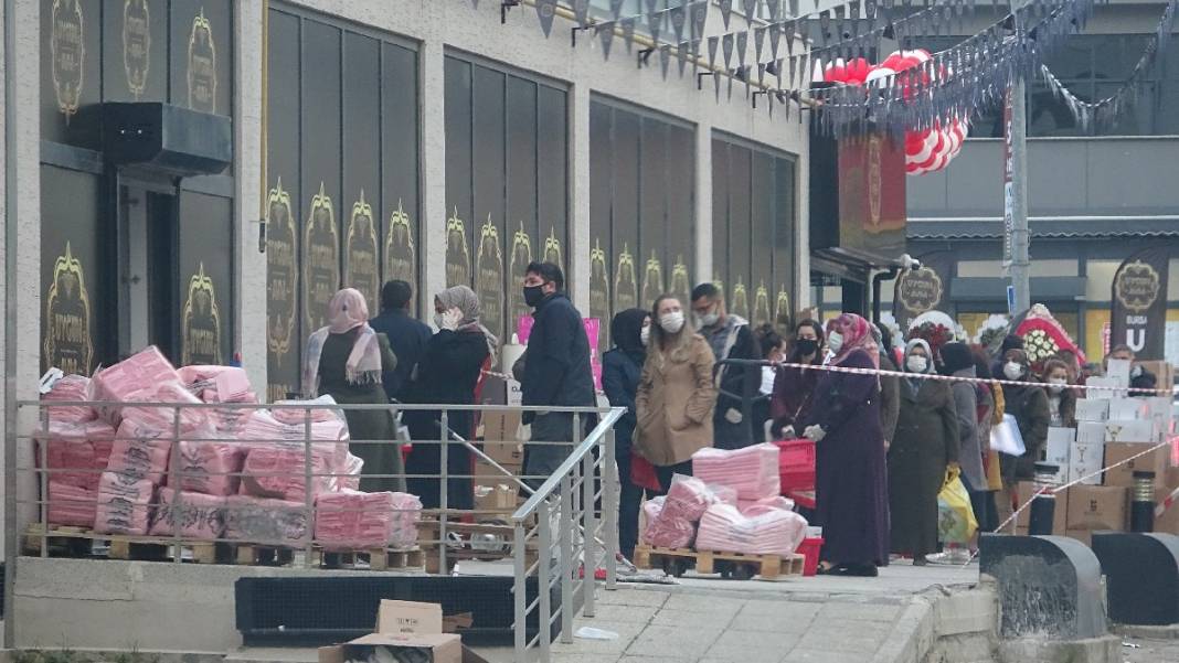 Vekil de vatandaş da mesafe tanımadı! 11