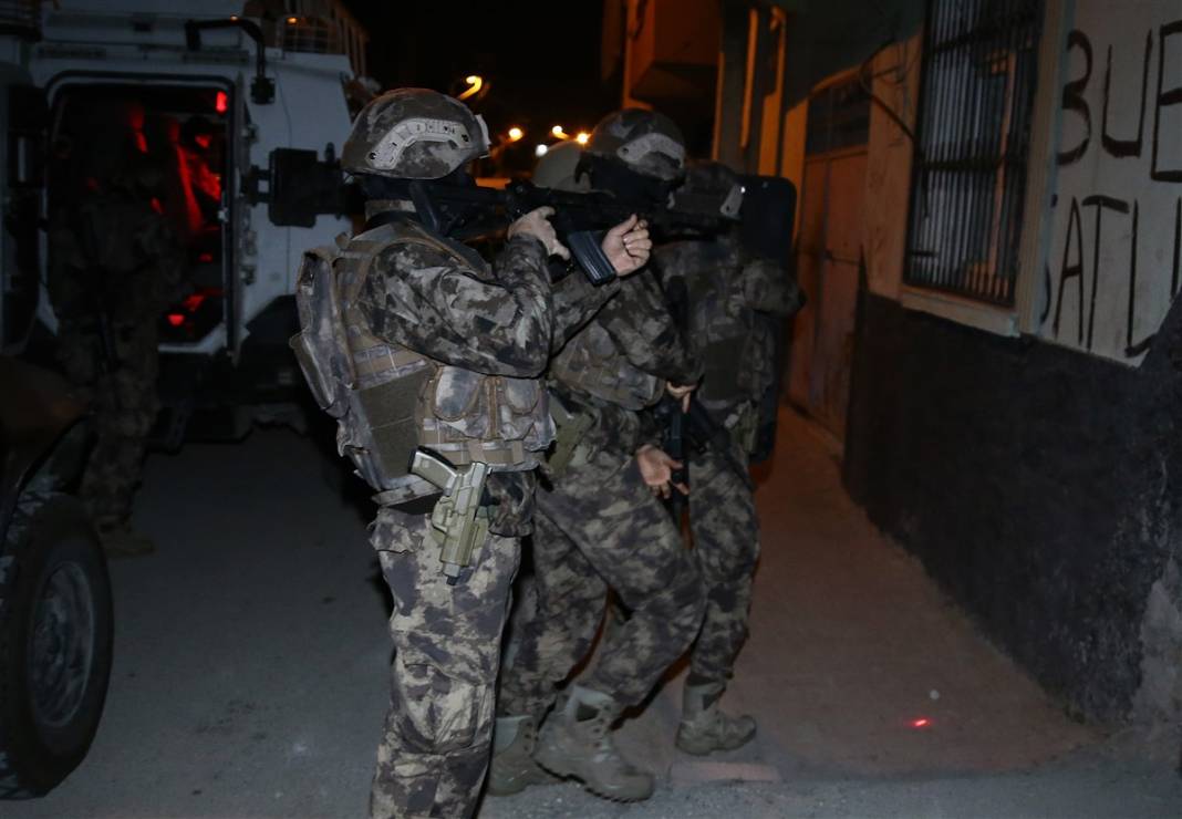 İntikam hazırlığındaydılar! O DEAŞ'lılara şafak operasyonu 1