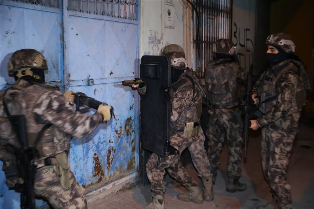 İntikam hazırlığındaydılar! O DEAŞ'lılara şafak operasyonu 6