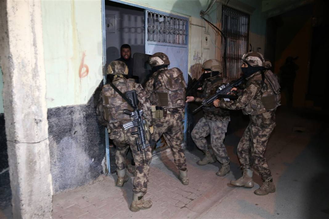 İntikam hazırlığındaydılar! O DEAŞ'lılara şafak operasyonu 8