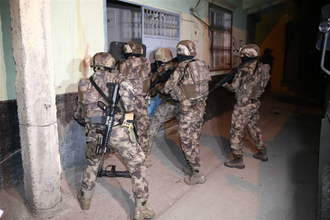 İntikam hazırlığındaydılar! O DEAŞ'lılara şafak operasyonu 9