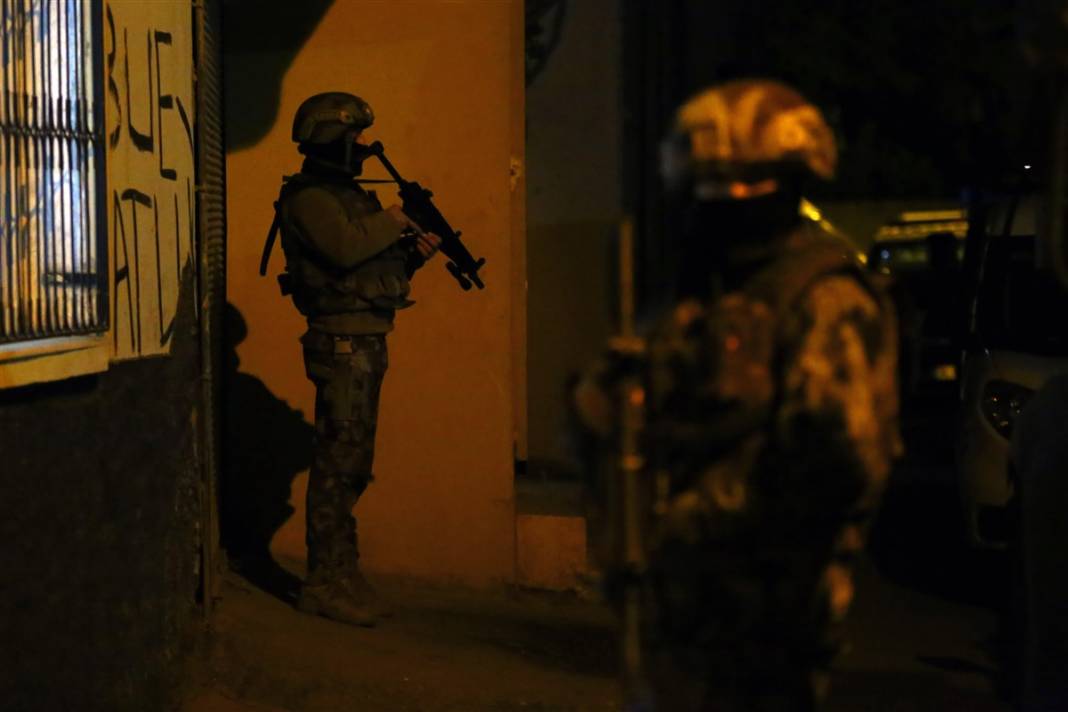 İntikam hazırlığındaydılar! O DEAŞ'lılara şafak operasyonu 12