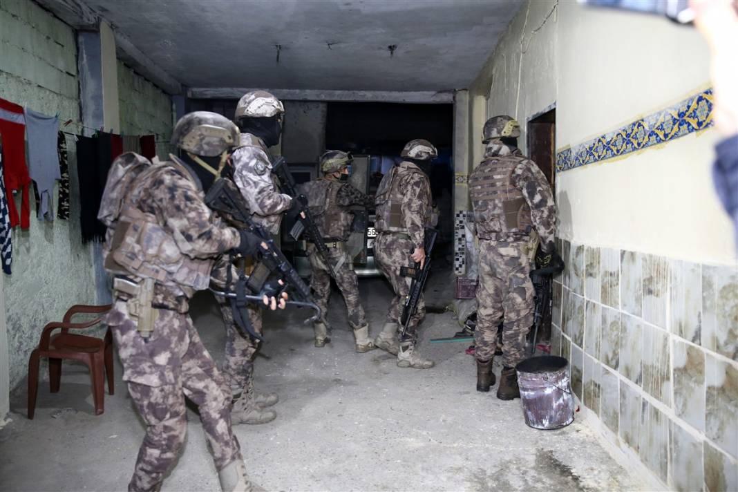 İntikam hazırlığındaydılar! O DEAŞ'lılara şafak operasyonu 15