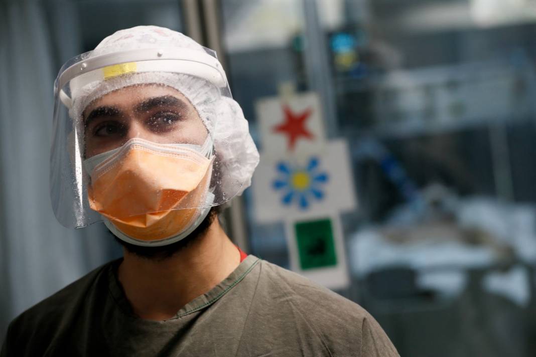 Sağlık çalışanları isyan etti: Gerçekten çok yorulduk, yalvarıyoruz tedbirlere uyun! 6