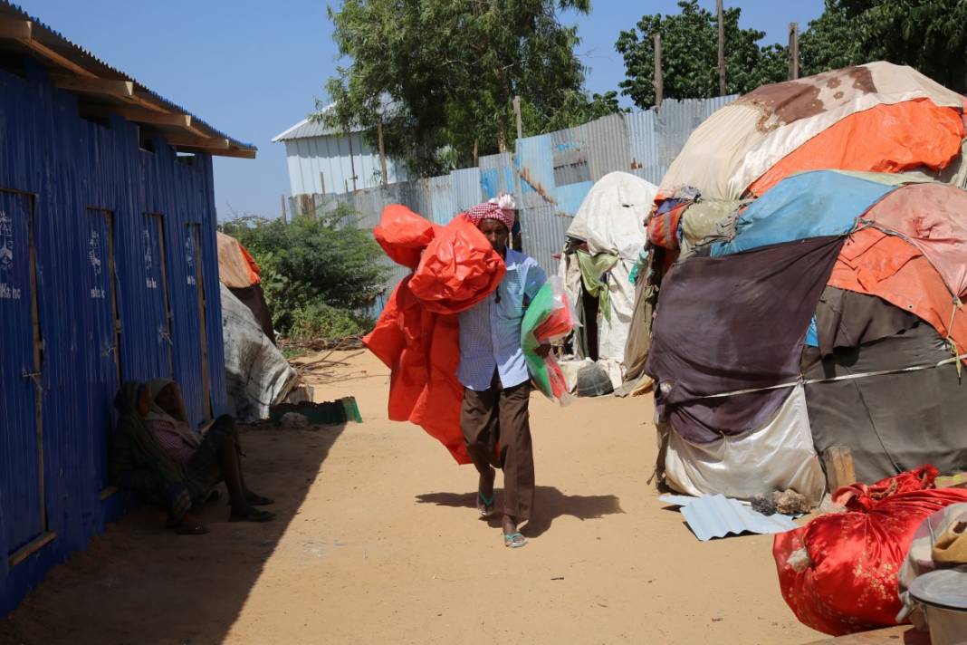 Dünya çaresiz insanlarla dolu! Göçmen nüfus 50 yılda 3'e katlandı 38