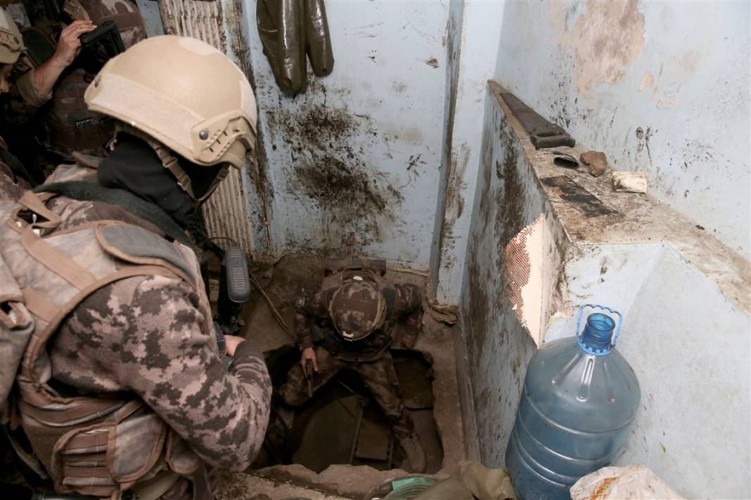Polis uyuşturucu baskınında buldu! 30 metre derinliğinde 2
