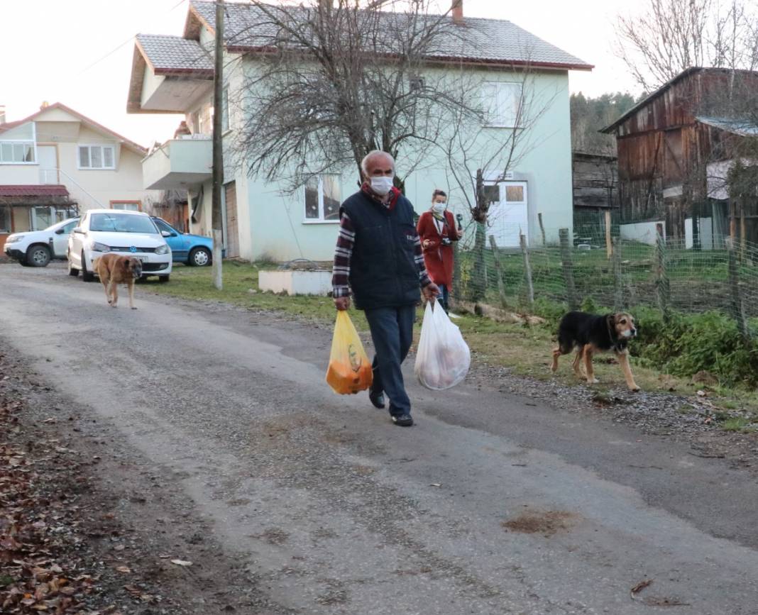 Havyan dostları için her gün 10 kilometre yürüyor 7