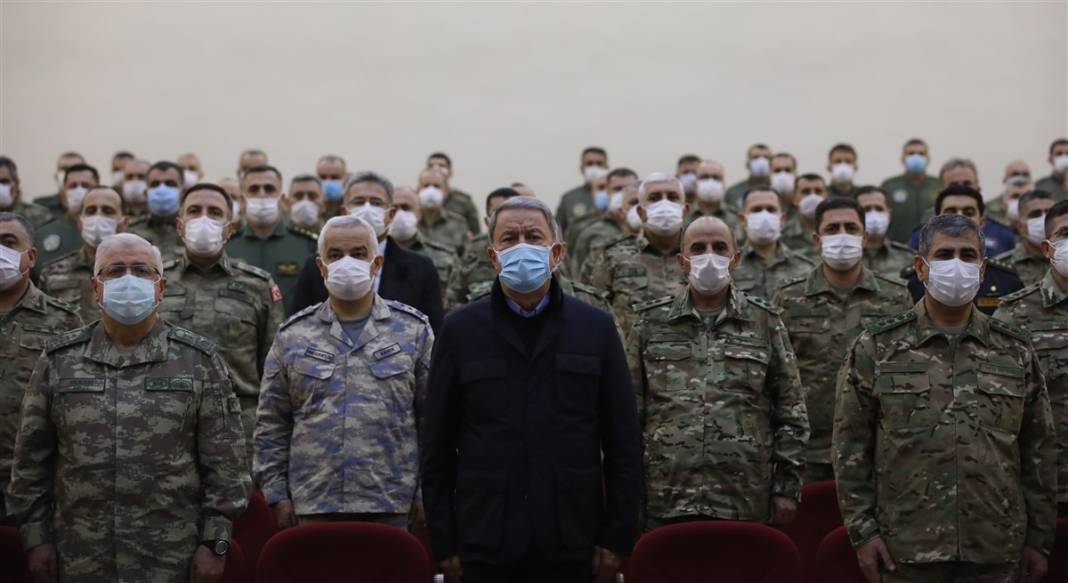 Bakan Akar ve komuta kademesi Bakü'de: Vazifemizi yapmak için hazırız 3