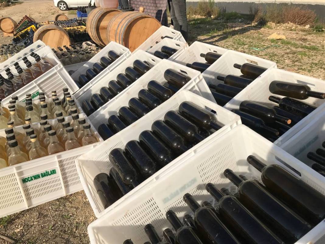 Sahte içki çiftliği! Tam 10 ton ele geçirildi 9